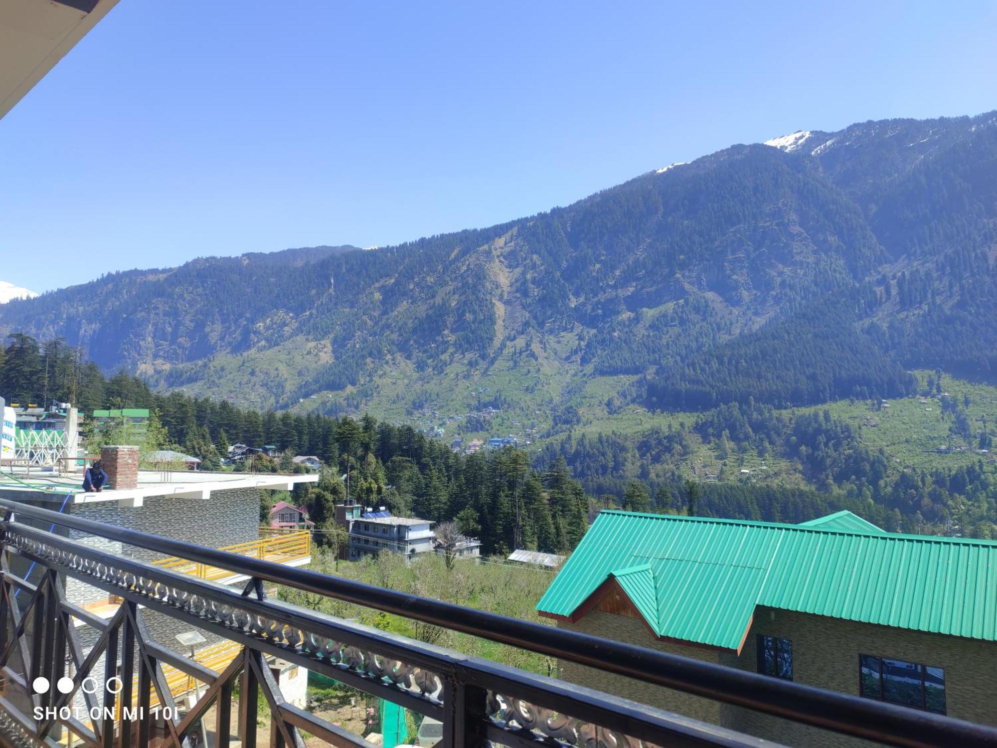 Krishana Cottage A Pure Veg !!!300 M From Hadimba Temple!!!Balcony Rooms!!!Veg Restaurant!!!Couple Friendly!!!Family Cottage!!! Manāli Kültér fotó